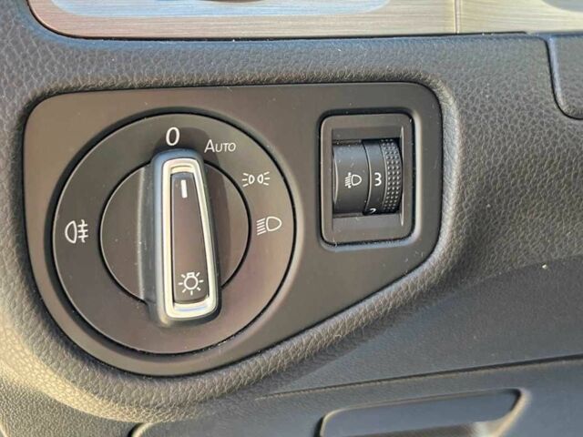 Черный Фольксваген Гольф, объемом двигателя 1.4 л и пробегом 215 тыс. км за 10300 $, фото 14 на Automoto.ua