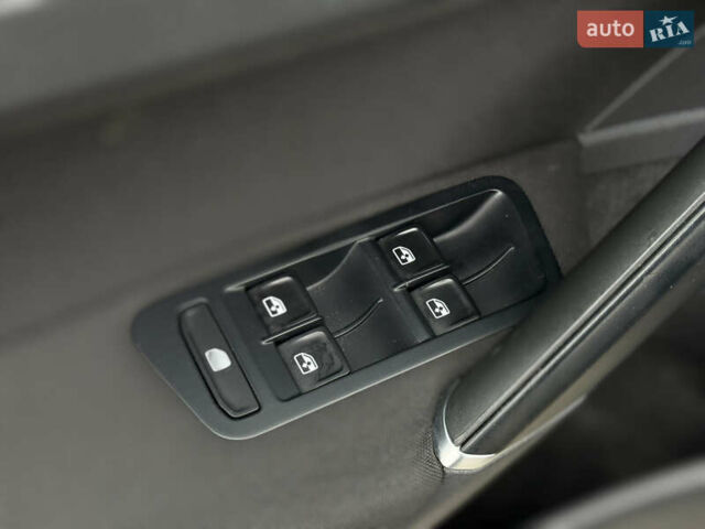 Черный Фольксваген Гольф, объемом двигателя 2 л и пробегом 236 тыс. км за 12450 $, фото 17 на Automoto.ua