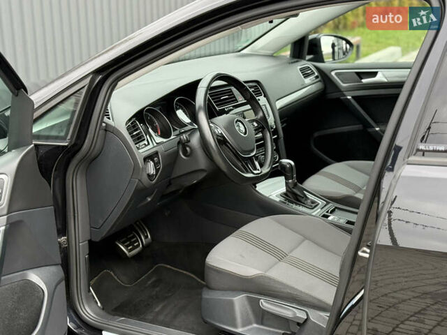 Черный Фольксваген Гольф, объемом двигателя 2 л и пробегом 236 тыс. км за 12450 $, фото 11 на Automoto.ua