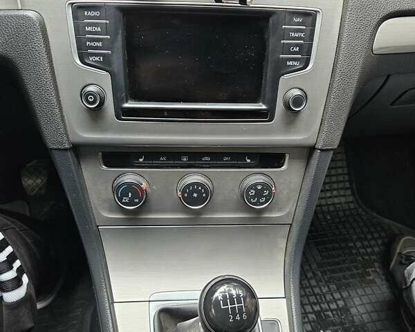 Черный Фольксваген Гольф, объемом двигателя 1.97 л и пробегом 213 тыс. км за 13500 $, фото 14 на Automoto.ua