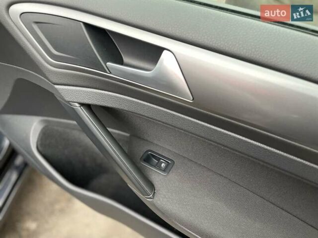 Чорний Фольксваген Гольф, об'ємом двигуна 1.6 л та пробігом 250 тис. км за 9900 $, фото 50 на Automoto.ua