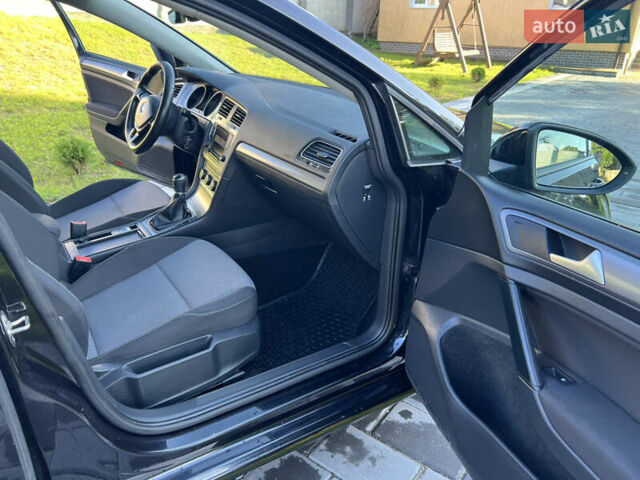 Черный Фольксваген Гольф, объемом двигателя 1.6 л и пробегом 206 тыс. км за 10500 $, фото 71 на Automoto.ua