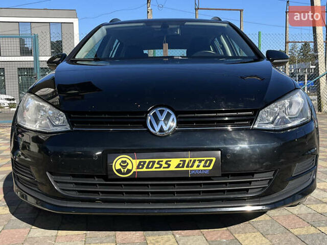 Черный Фольксваген Гольф, объемом двигателя 0 л и пробегом 215 тыс. км за 10300 $, фото 1 на Automoto.ua