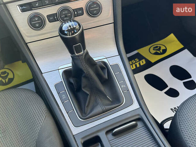 Черный Фольксваген Гольф, объемом двигателя 0 л и пробегом 215 тыс. км за 10300 $, фото 11 на Automoto.ua