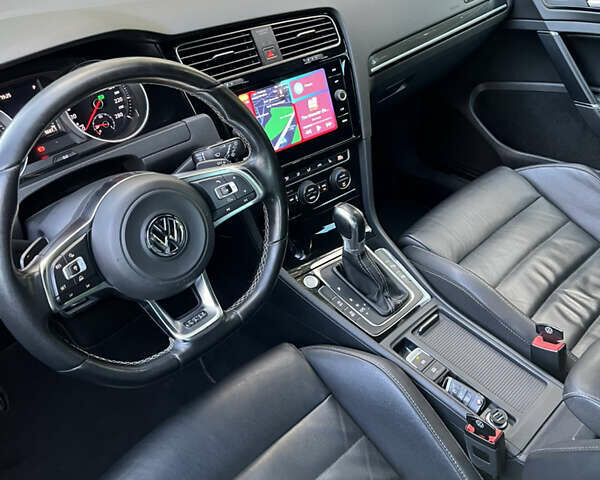 Черный Фольксваген Гольф, объемом двигателя 2 л и пробегом 260 тыс. км за 14500 $, фото 21 на Automoto.ua