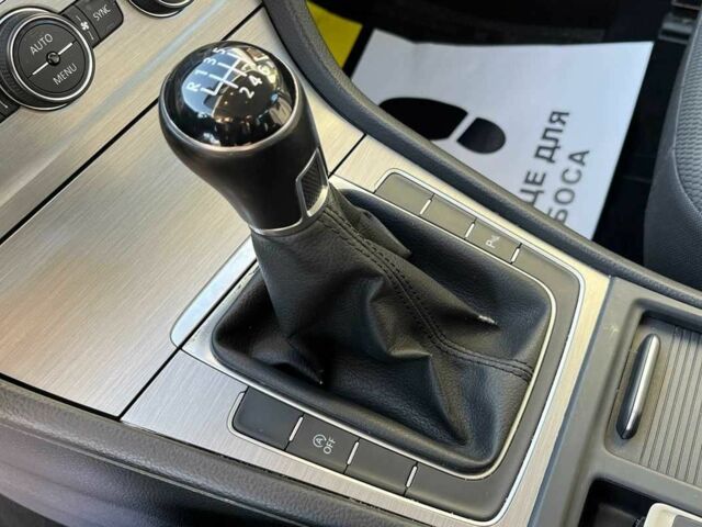 Черный Фольксваген Гольф, объемом двигателя 1.4 л и пробегом 215 тыс. км за 10300 $, фото 12 на Automoto.ua