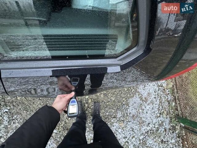 Чорний Фольксваген Гольф, об'ємом двигуна 1.6 л та пробігом 250 тис. км за 9900 $, фото 100 на Automoto.ua