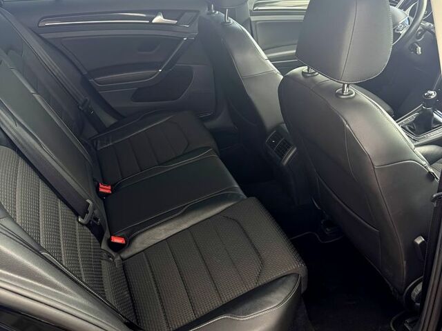 Чорний Фольксваген Гольф, об'ємом двигуна 1.6 л та пробігом 278 тис. км за 11900 $, фото 5 на Automoto.ua