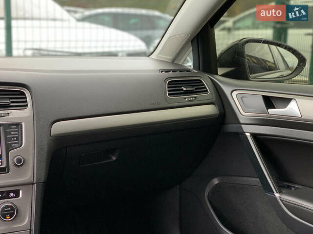 Черный Фольксваген Гольф, объемом двигателя 2 л и пробегом 260 тыс. км за 11399 $, фото 48 на Automoto.ua