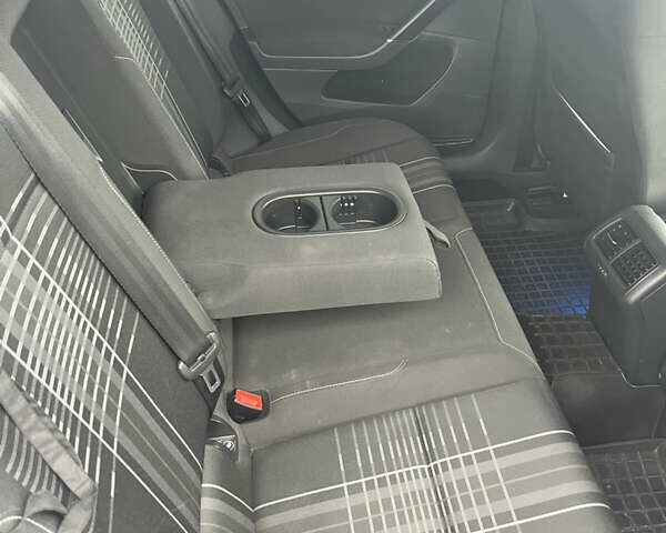 Черный Фольксваген Гольф, объемом двигателя 1.6 л и пробегом 295 тыс. км за 12500 $, фото 11 на Automoto.ua