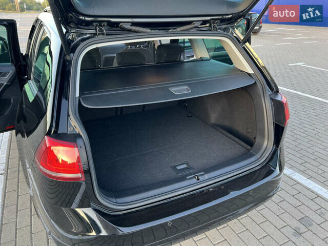 Черный Фольксваген Гольф, объемом двигателя 1.6 л и пробегом 235 тыс. км за 13700 $, фото 16 на Automoto.ua