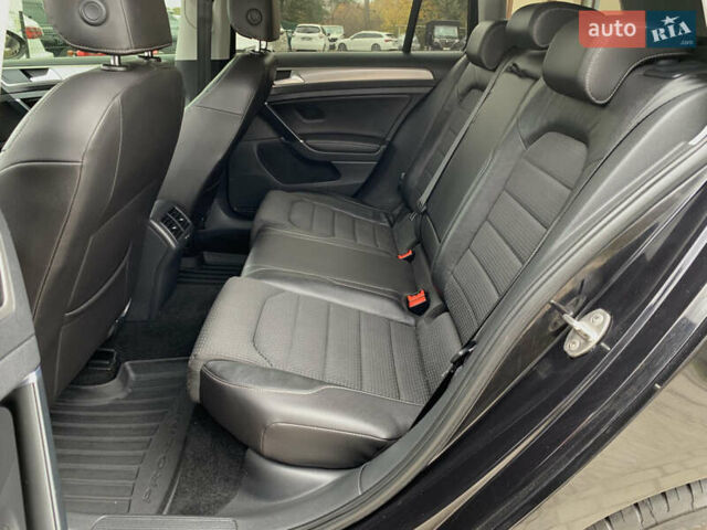 Черный Фольксваген Гольф, объемом двигателя 2 л и пробегом 260 тыс. км за 11399 $, фото 26 на Automoto.ua