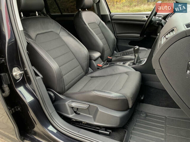 Черный Фольксваген Гольф, объемом двигателя 2 л и пробегом 260 тыс. км за 11399 $, фото 33 на Automoto.ua