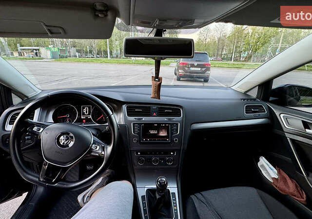 Черный Фольксваген Гольф, объемом двигателя 1.6 л и пробегом 204 тыс. км за 11000 $, фото 10 на Automoto.ua