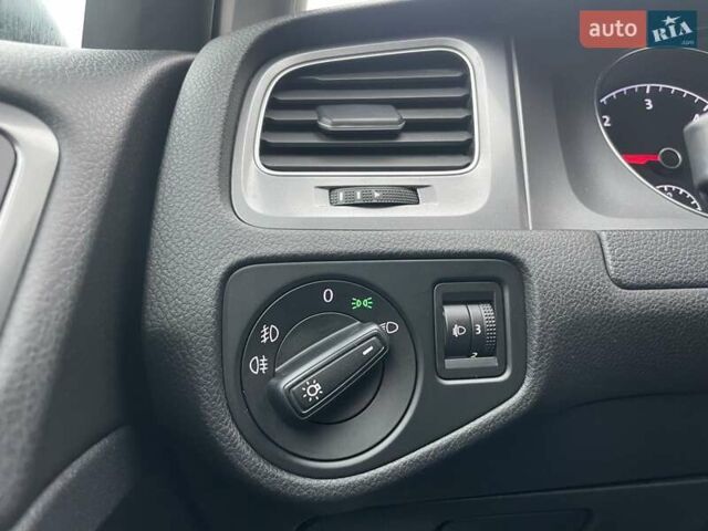 Чорний Фольксваген Гольф, об'ємом двигуна 1.6 л та пробігом 250 тис. км за 9900 $, фото 16 на Automoto.ua