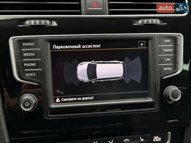 Черный Фольксваген Гольф, объемом двигателя 2 л и пробегом 236 тыс. км за 12450 $, фото 44 на Automoto.ua