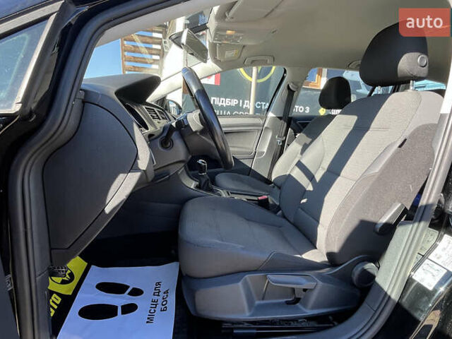 Черный Фольксваген Гольф, объемом двигателя 0 л и пробегом 215 тыс. км за 10300 $, фото 16 на Automoto.ua