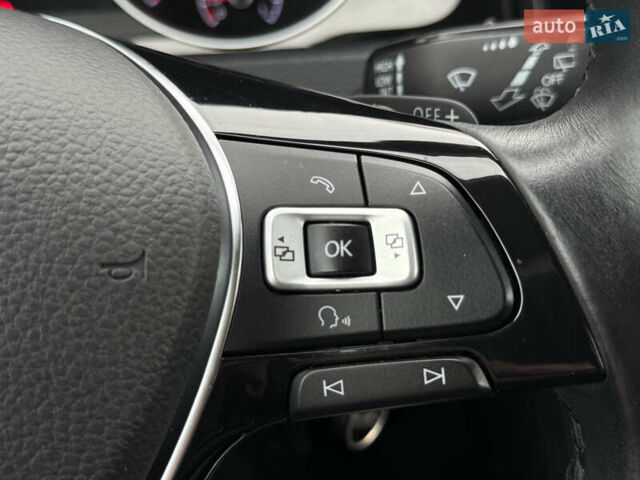 Черный Фольксваген Гольф, объемом двигателя 2 л и пробегом 236 тыс. км за 12450 $, фото 49 на Automoto.ua