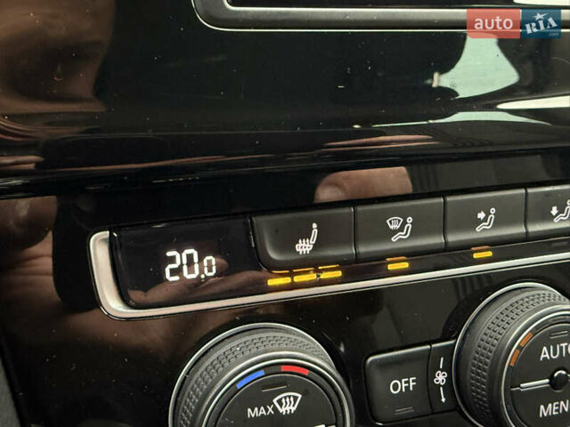 Черный Фольксваген Гольф, объемом двигателя 2 л и пробегом 236 тыс. км за 12450 $, фото 56 на Automoto.ua