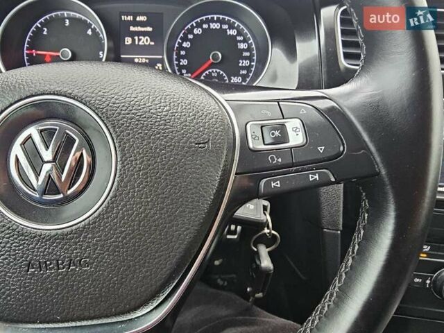 Черный Фольксваген Гольф, объемом двигателя 1.6 л и пробегом 197 тыс. км за 14000 $, фото 44 на Automoto.ua