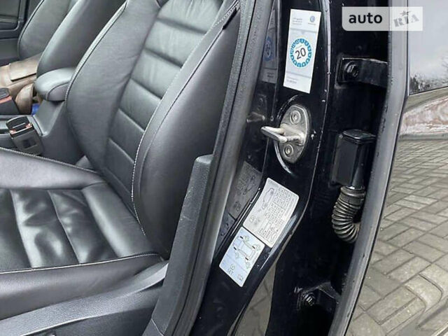 Черный Фольксваген Гольф, объемом двигателя 2 л и пробегом 283 тыс. км за 12150 $, фото 19 на Automoto.ua