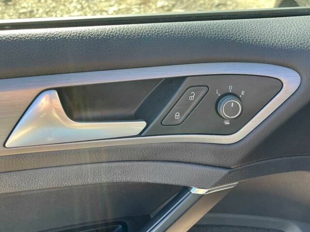 Черный Фольксваген Гольф, объемом двигателя 1.4 л и пробегом 215 тыс. км за 10300 $, фото 18 на Automoto.ua