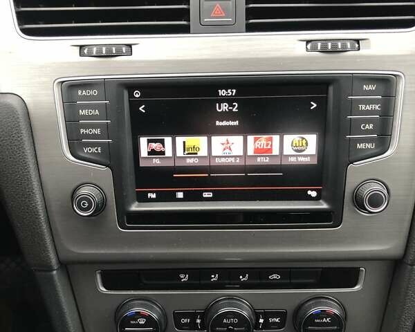 Чорний Фольксваген Гольф, об'ємом двигуна 2 л та пробігом 221 тис. км за 13400 $, фото 15 на Automoto.ua