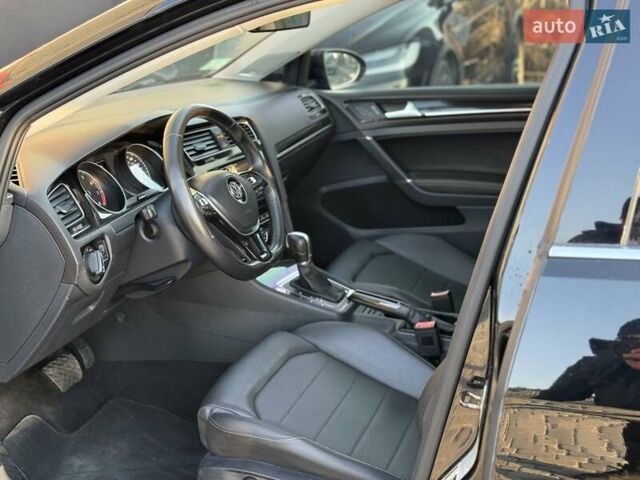 Черный Фольксваген Гольф, объемом двигателя 1.8 л и пробегом 185 тыс. км за 10300 $, фото 22 на Automoto.ua