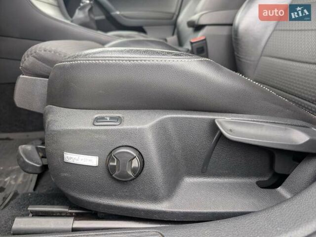 Черный Фольксваген Гольф, объемом двигателя 1.97 л и пробегом 215 тыс. км за 12000 $, фото 23 на Automoto.ua