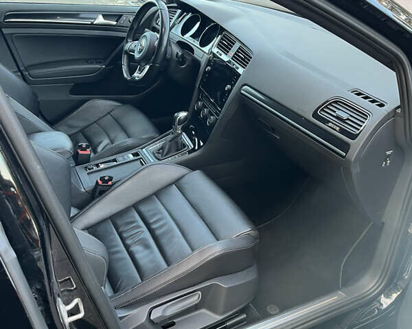 Черный Фольксваген Гольф, объемом двигателя 2 л и пробегом 260 тыс. км за 14500 $, фото 14 на Automoto.ua