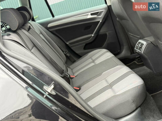 Черный Фольксваген Гольф, объемом двигателя 2 л и пробегом 236 тыс. км за 12450 $, фото 24 на Automoto.ua