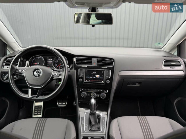 Черный Фольксваген Гольф, объемом двигателя 2 л и пробегом 236 тыс. км за 12450 $, фото 34 на Automoto.ua