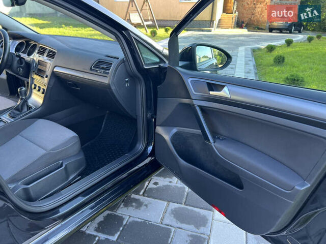 Черный Фольксваген Гольф, объемом двигателя 1.6 л и пробегом 206 тыс. км за 10500 $, фото 70 на Automoto.ua