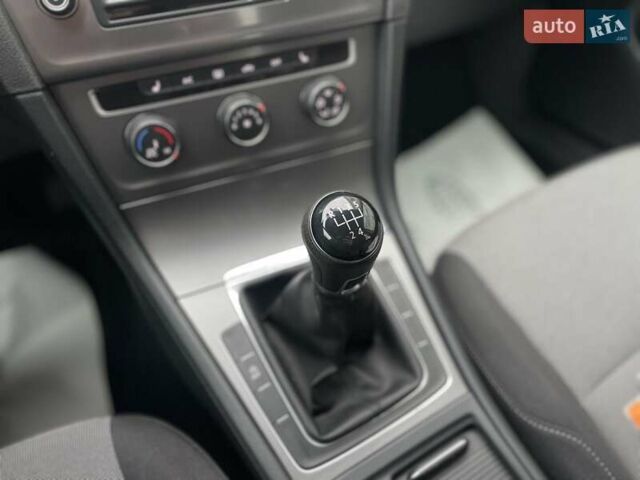 Чорний Фольксваген Гольф, об'ємом двигуна 1.6 л та пробігом 250 тис. км за 9900 $, фото 20 на Automoto.ua