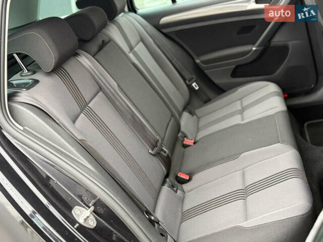 Черный Фольксваген Гольф, объемом двигателя 2 л и пробегом 236 тыс. км за 12450 $, фото 26 на Automoto.ua