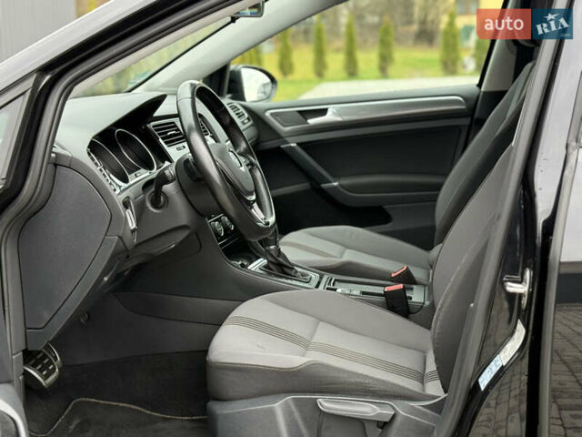 Черный Фольксваген Гольф, объемом двигателя 2 л и пробегом 236 тыс. км за 12450 $, фото 12 на Automoto.ua