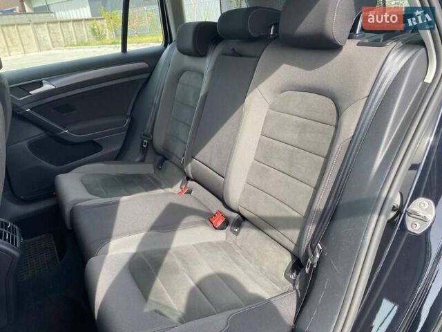 Черный Фольксваген Гольф, объемом двигателя 2 л и пробегом 205 тыс. км за 16500 $, фото 11 на Automoto.ua