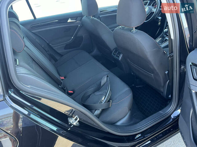 Черный Фольксваген Гольф, объемом двигателя 1.6 л и пробегом 224 тыс. км за 13000 $, фото 26 на Automoto.ua