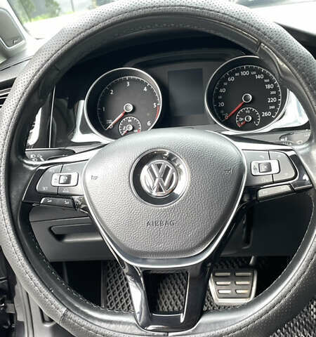 Черный Фольксваген Гольф, объемом двигателя 1.6 л и пробегом 248 тыс. км за 15800 $, фото 14 на Automoto.ua