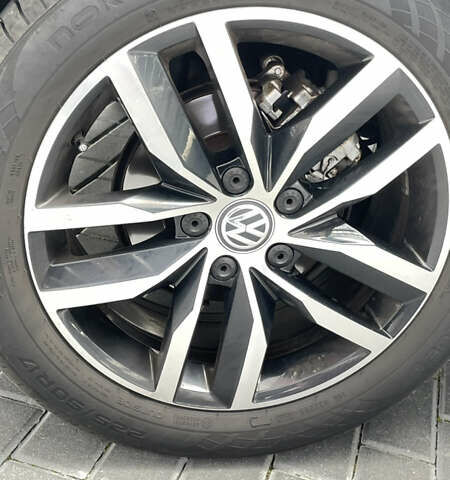 Черный Фольксваген Гольф, объемом двигателя 1.6 л и пробегом 248 тыс. км за 15800 $, фото 33 на Automoto.ua