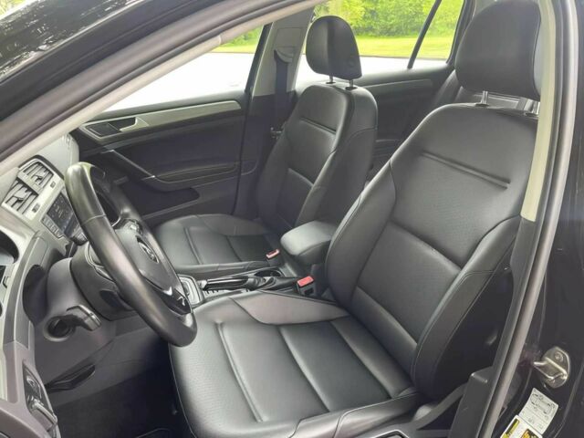 Черный Фольксваген Гольф, объемом двигателя 1.8 л и пробегом 66 тыс. км за 2700 $, фото 9 на Automoto.ua