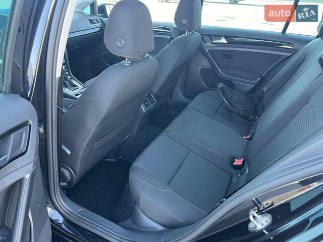 Черный Фольксваген Гольф, объемом двигателя 1.6 л и пробегом 224 тыс. км за 13000 $, фото 28 на Automoto.ua