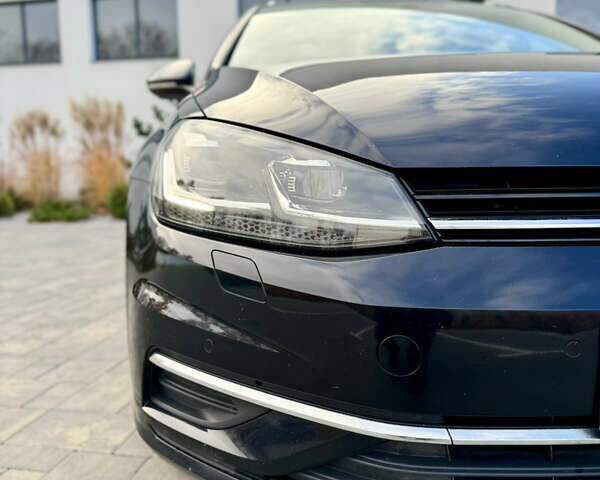 Черный Фольксваген Гольф, объемом двигателя 1.6 л и пробегом 245 тыс. км за 13500 $, фото 3 на Automoto.ua