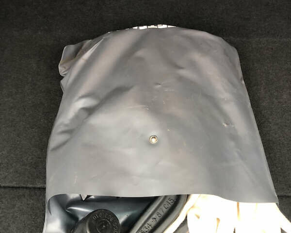 Черный Фольксваген Гольф, объемом двигателя 1.6 л и пробегом 224 тыс. км за 13650 $, фото 37 на Automoto.ua