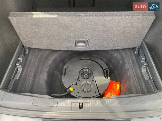 Черный Фольксваген Гольф, объемом двигателя 2 л и пробегом 205 тыс. км за 16500 $, фото 13 на Automoto.ua