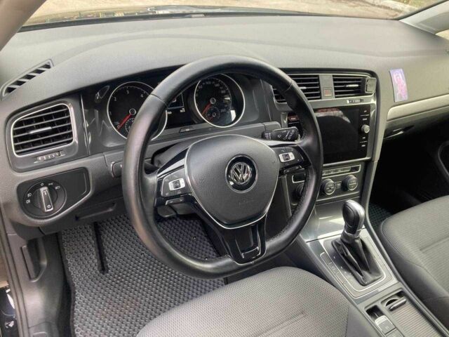 Черный Фольксваген Гольф, объемом двигателя 1.6 л и пробегом 192 тыс. км за 12000 $, фото 6 на Automoto.ua