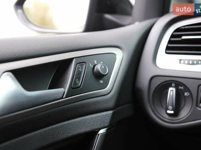 Черный Фольксваген Гольф, объемом двигателя 1.8 л и пробегом 90 тыс. км за 12900 $, фото 20 на Automoto.ua