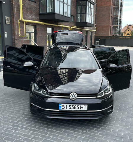 Черный Фольксваген Гольф, объемом двигателя 1.6 л и пробегом 248 тыс. км за 15800 $, фото 3 на Automoto.ua