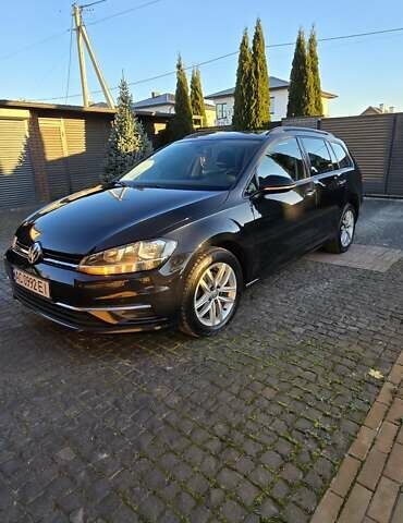 Черный Фольксваген Гольф, объемом двигателя 1.6 л и пробегом 251 тыс. км за 13500 $, фото 2 на Automoto.ua