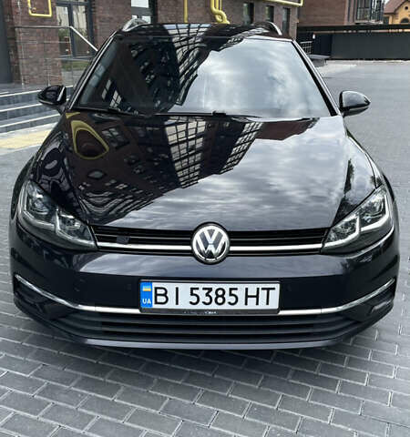 Черный Фольксваген Гольф, объемом двигателя 1.6 л и пробегом 248 тыс. км за 15800 $, фото 2 на Automoto.ua